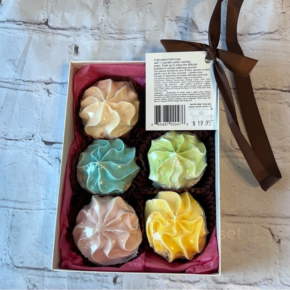 Bath Cupcakes Bubble Bath (1 missing) - Picture 6 of 12